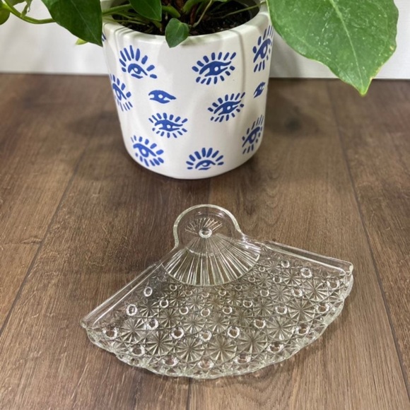 True Vintage Cut Glass Fan Jewelry Earring Necklace Trinket Collectible Tray - Picture 3 of 5